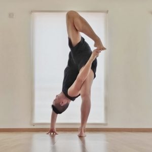imgi_6_yoga-3-300x300